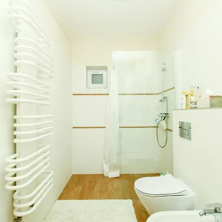 992 - Balatonőszödön Közvetlen Vízparti, Teljes Panorámás Apartman