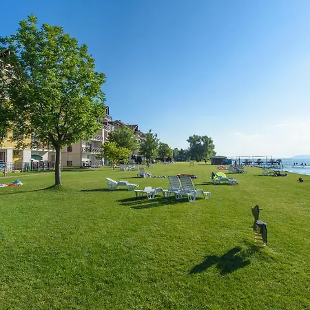 992 - Balatonőszödön Közvetlen Vízparti, Teljes Panorámás