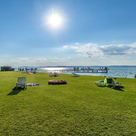 992 - Balatonőszödön Közvetlen Vízparti, Teljes Panorámás Apartman Balatonőszöd